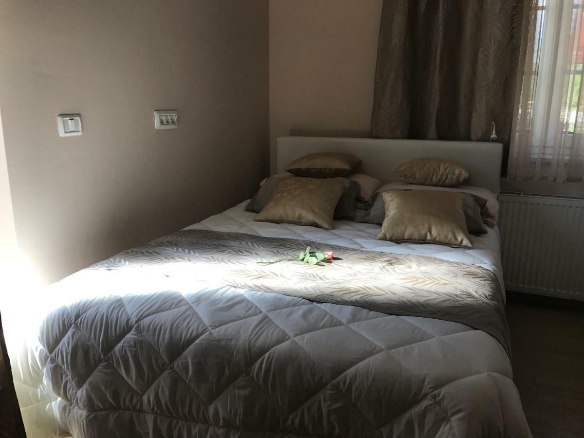 Linden Garden Apartment Postojna Eksteriør billede