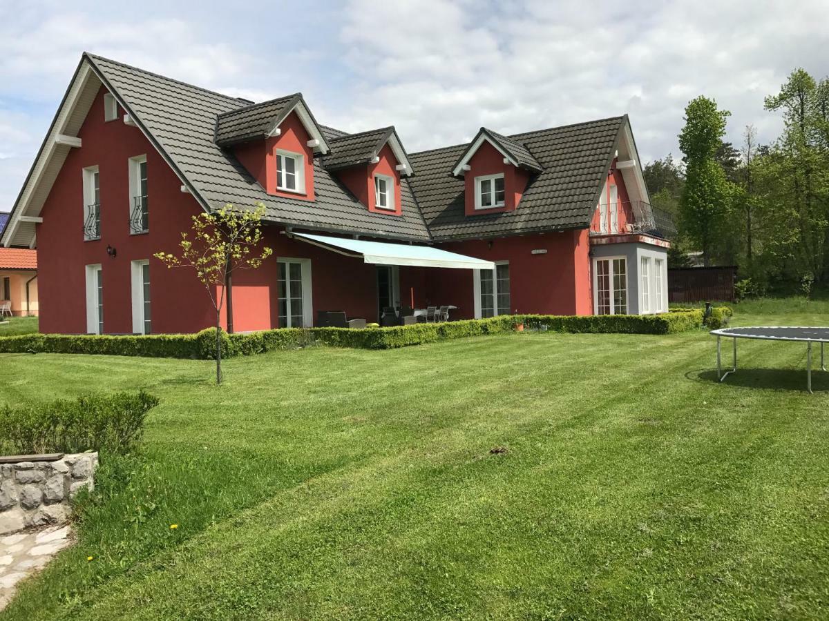 Linden Garden Apartment Postojna Eksteriør billede
