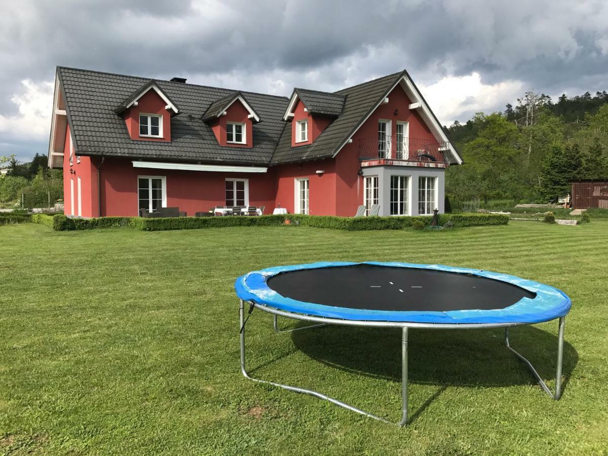 Linden Garden Apartment Postojna Eksteriør billede
