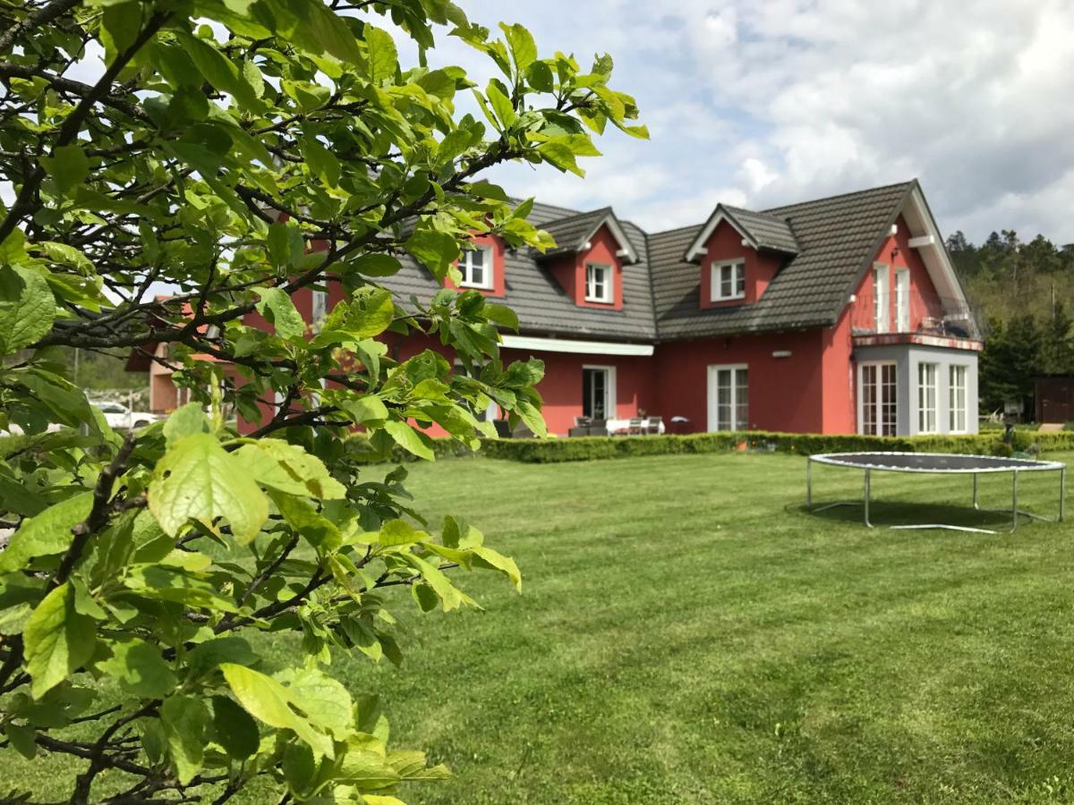 Linden Garden Apartment Postojna Eksteriør billede