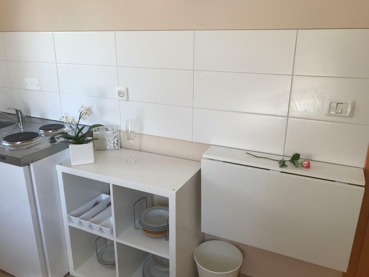 Linden Garden Apartment Postojna Eksteriør billede