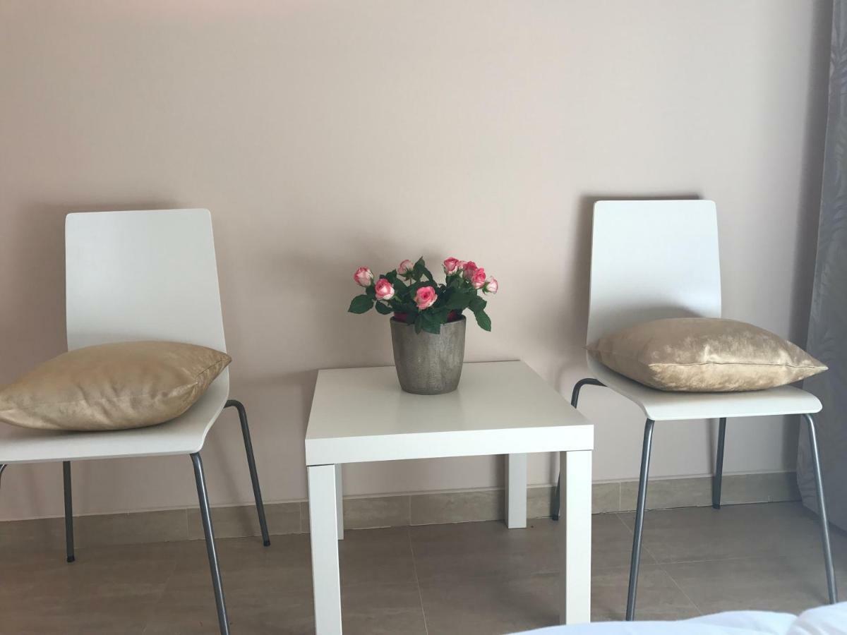 Linden Garden Apartment Postojna Eksteriør billede
