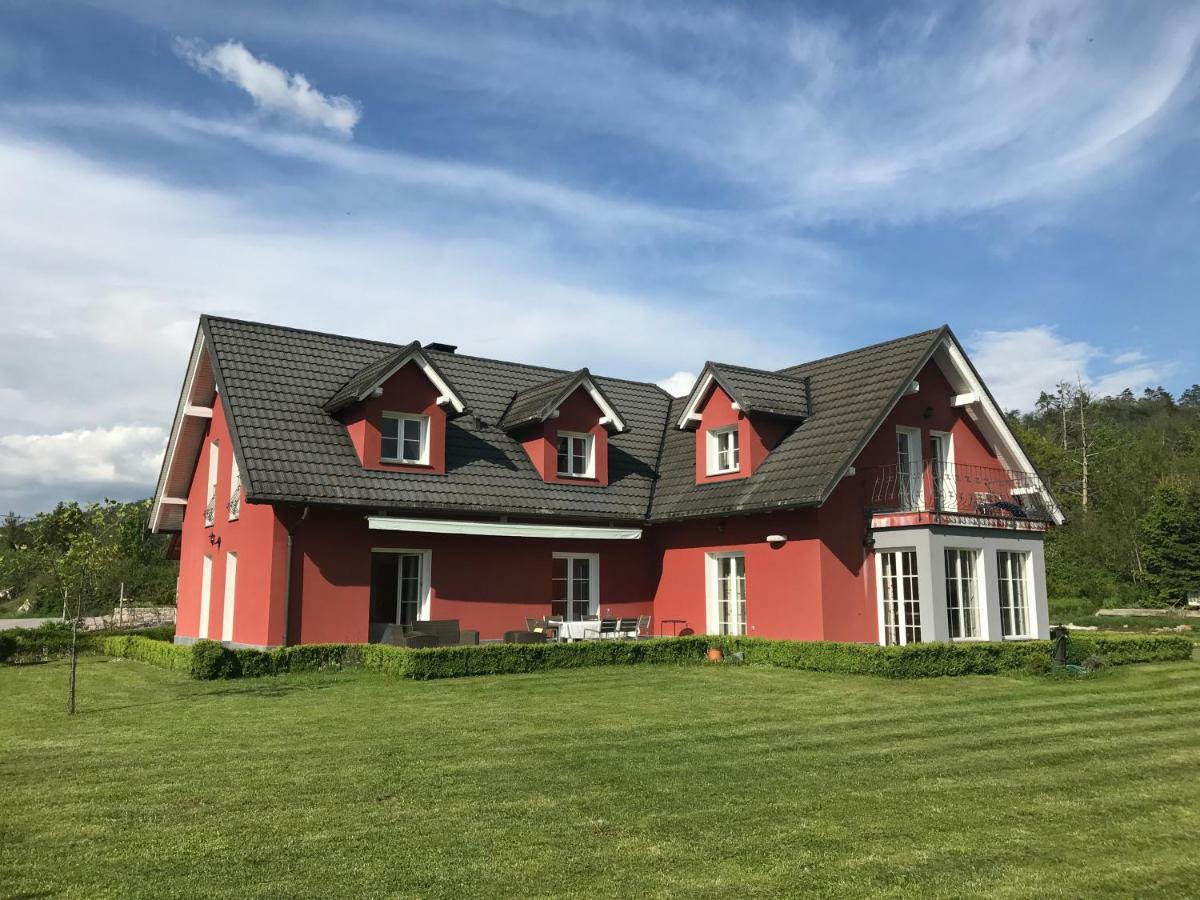 Linden Garden Apartment Postojna Eksteriør billede